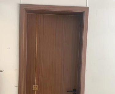 木门