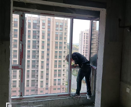 玻璃门窗